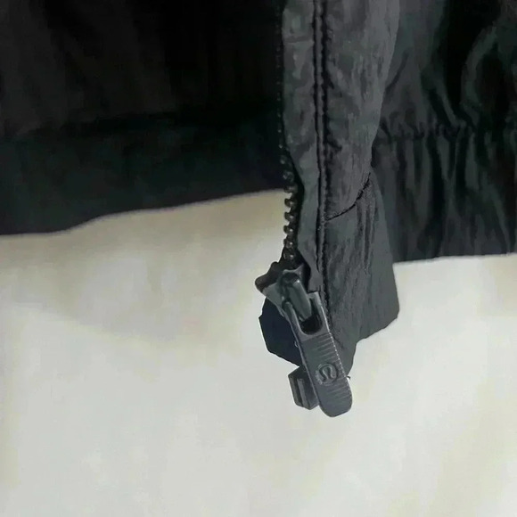 Lululemon hood jacket wind breaker black womans 4 zip up light wear - Picture 13 of 13